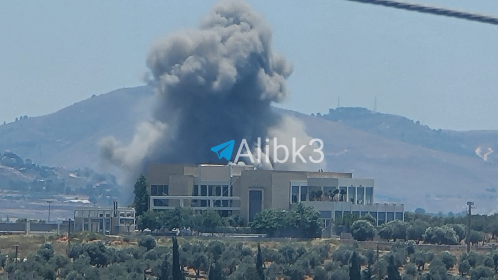 New Israeli raids hit Nabatieh al‑Fawqa and Kfar Tebnit