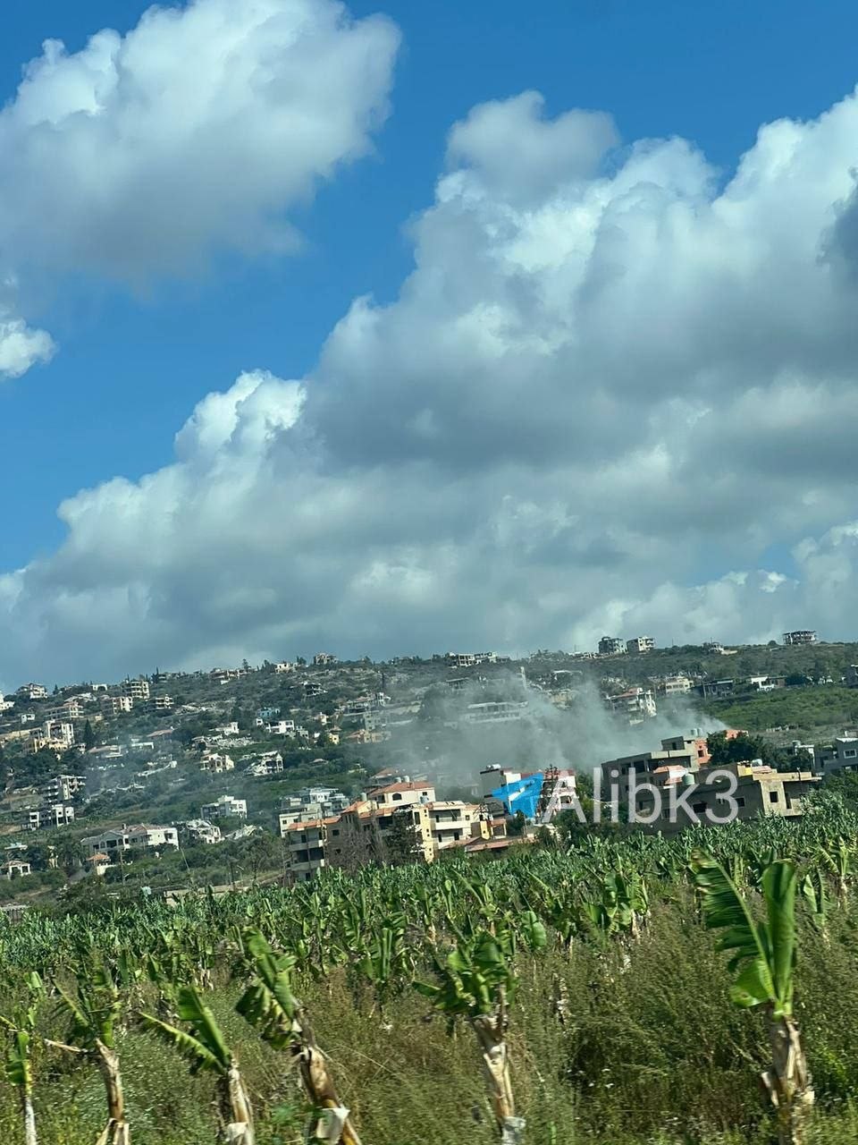 Israeli Merkava tanks fire on Al-Mansouri and Beit Saad in southern Lebanon