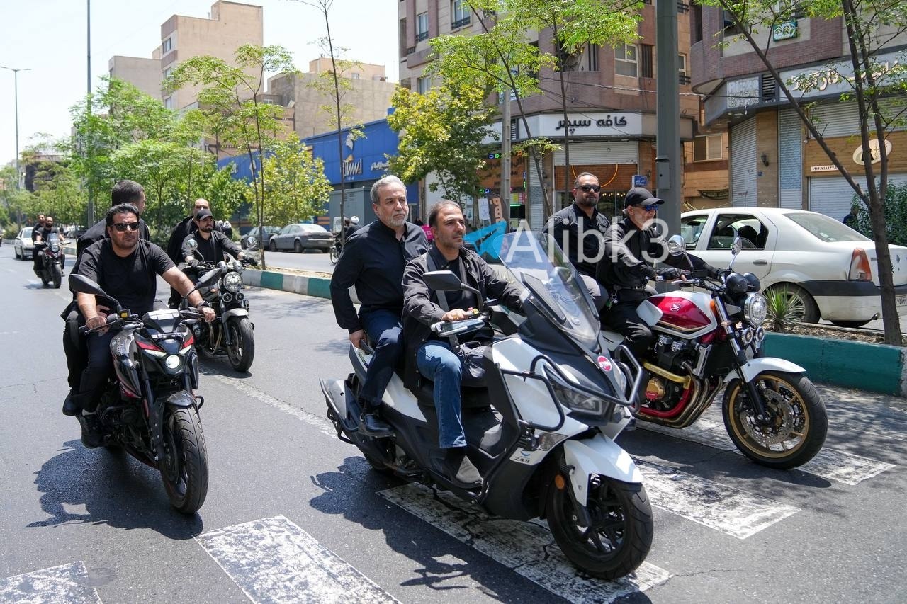 Iranian FM Attends Funeral of Martyred Figure in Tehran