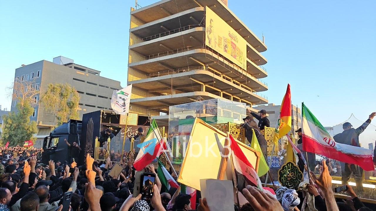 Popular Funeral Procession Underway in Najaf