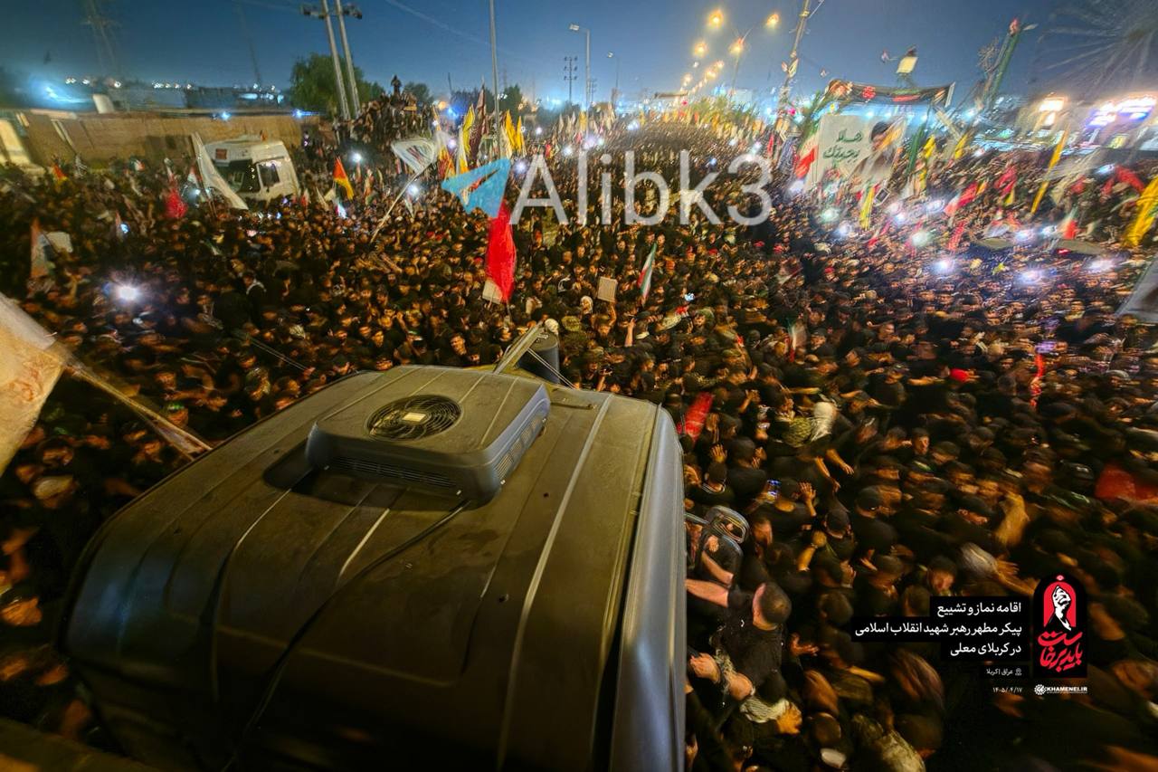 Mourners Gather at Karbala for Revolutionary Leader's Body
