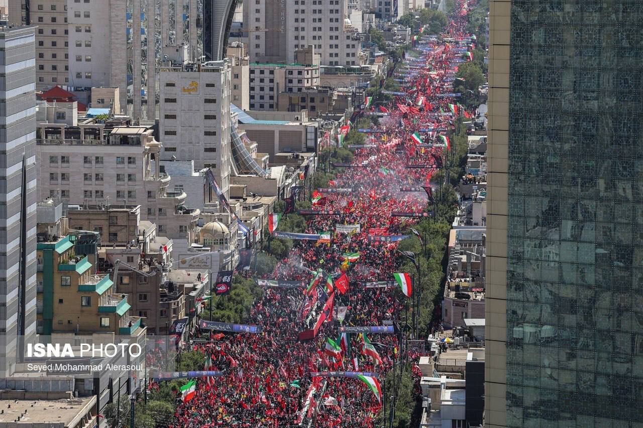 Millions Gather in Mashhad for Ayatollah Khamenei