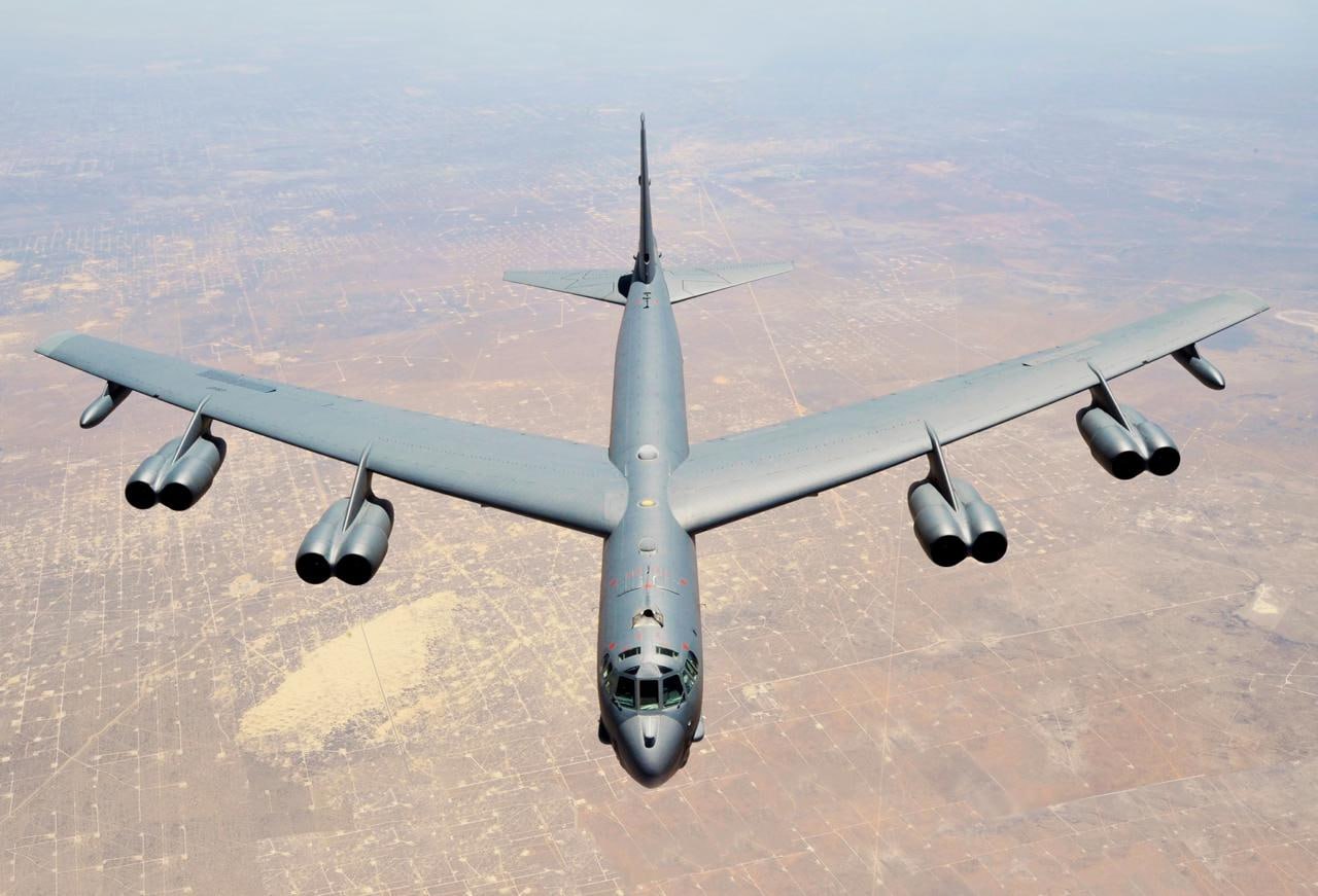 US B-52 Bomber Crashes After Takeoff from Edwards AFB
