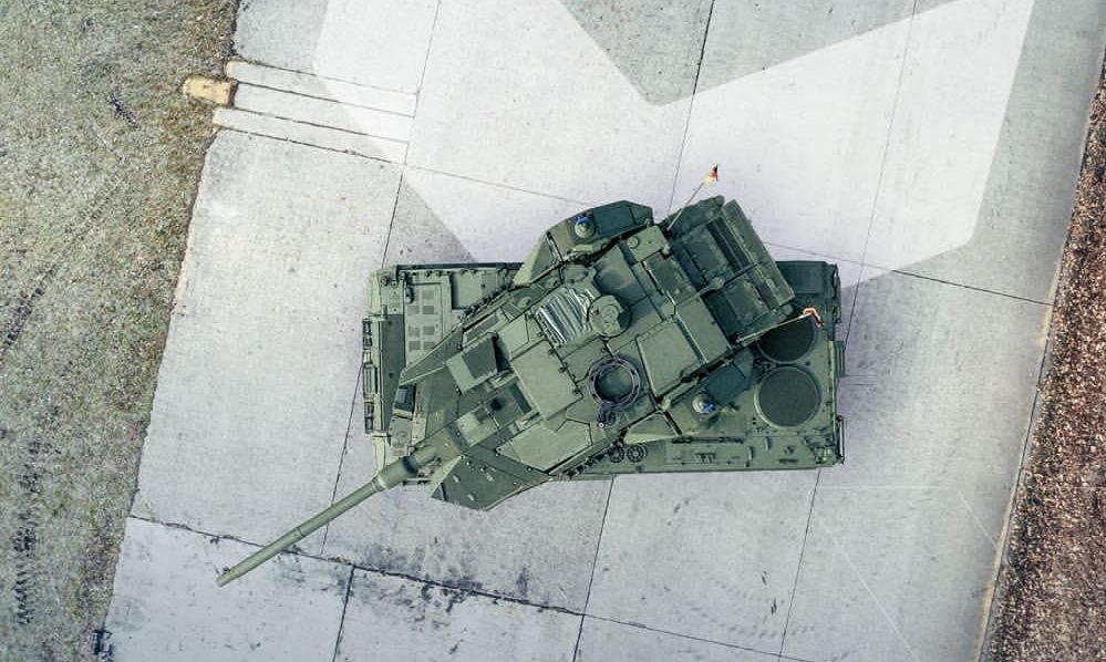 CAPINT Turret Size Compared to Leopard 2A8