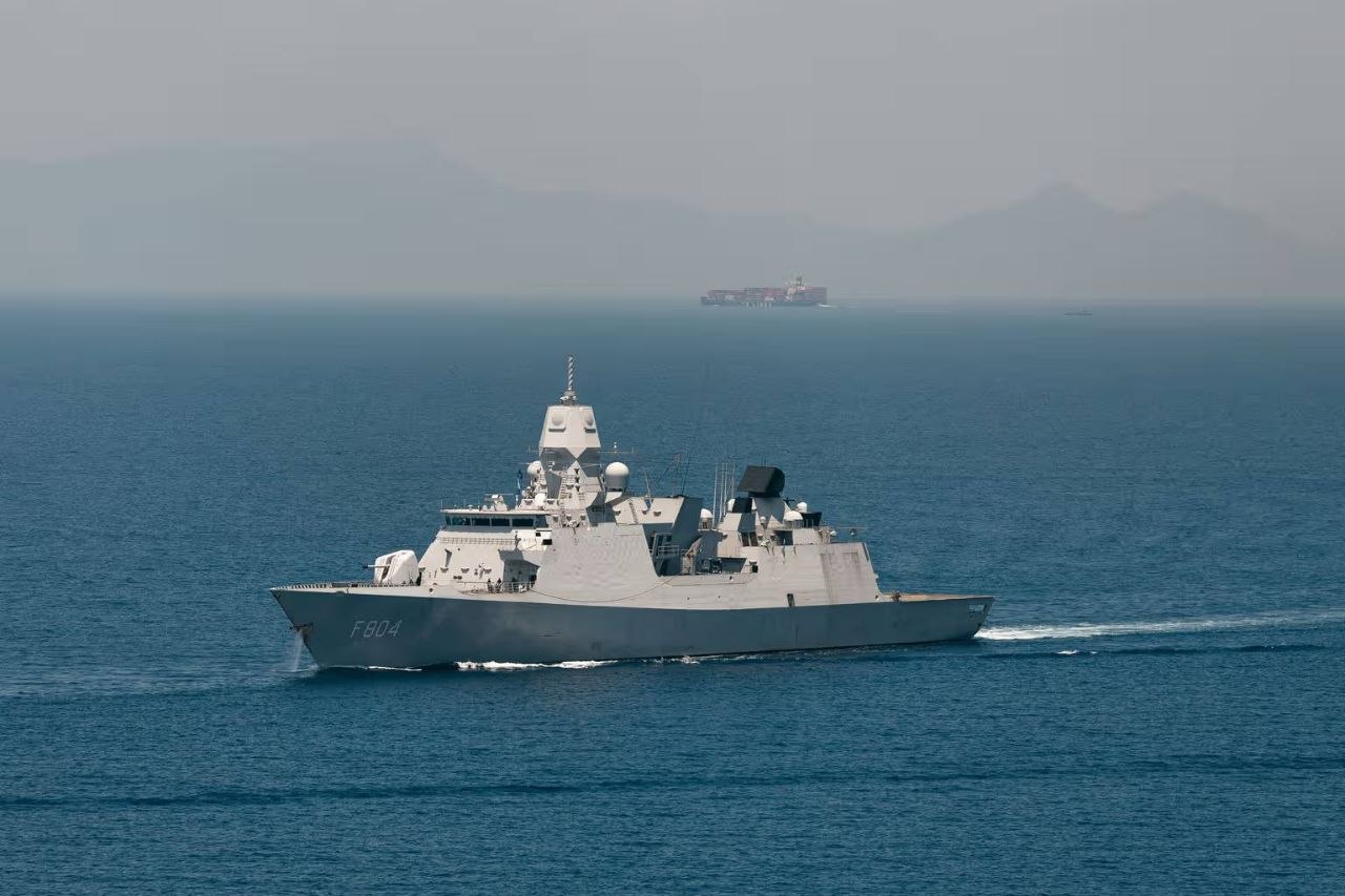 Dutch frigate De Ruyter reroutes toward Strait of Hormuz