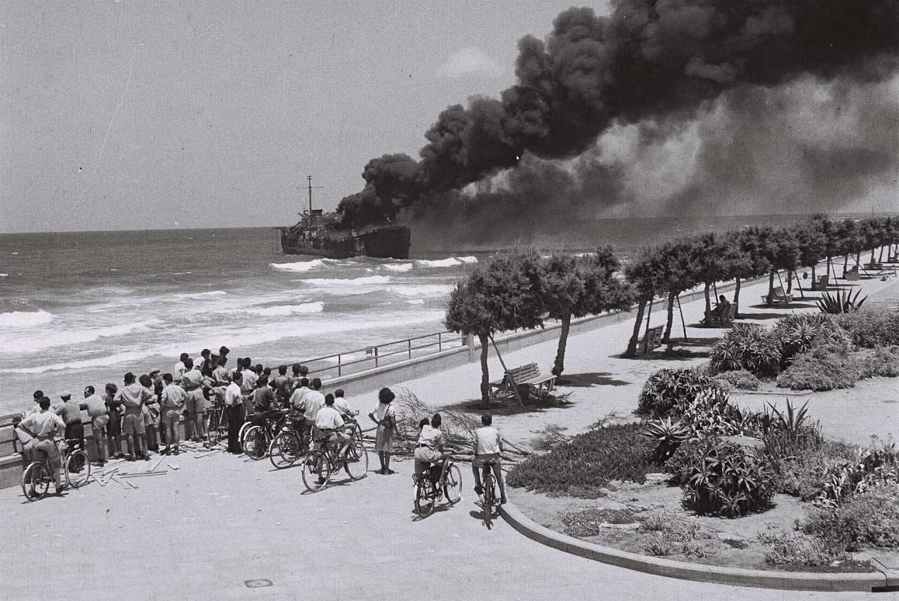 Altalna Ship Burns After Israeli Strike Near Tel Aviv